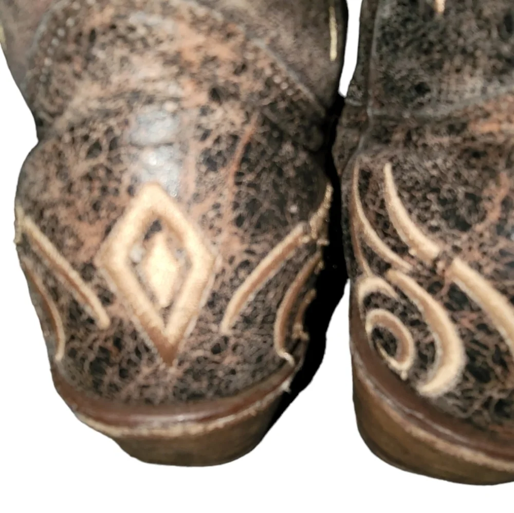 Circle G Vintage Distressed Cowboy Boots